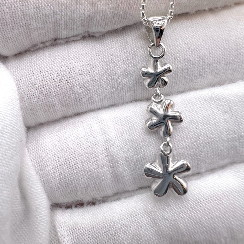 .925 Sterling Silver Plumerias Necklace with Cz Accents - Picture 8 of 13